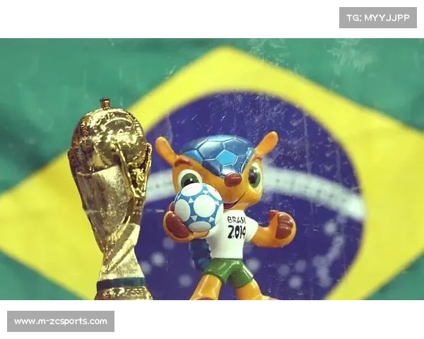 世界杯吉祥物现场互动，小朋友与卡通形象合影